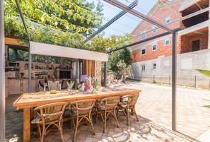 Outdoor dining - Villa Marizella (Medulin)