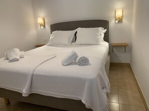 Premium bedding, Select Comfort beds, individually decorated - Les Pins de Santa Giulia (Porto-Vecchio)