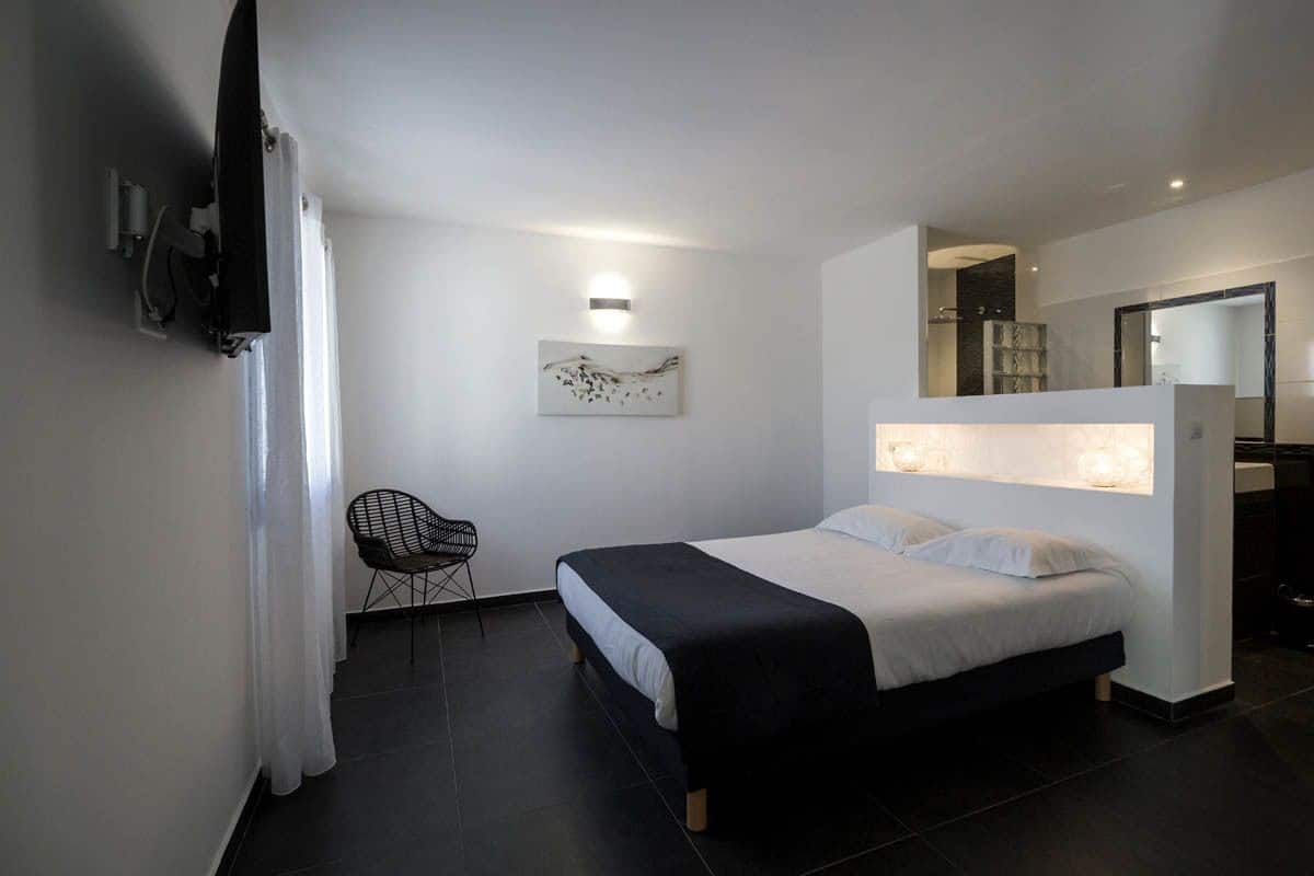 Apartemen, 2 kamar tidur | 1 kamar tidur, seprai premium, brankas, dan didekorasi berbeda-beda