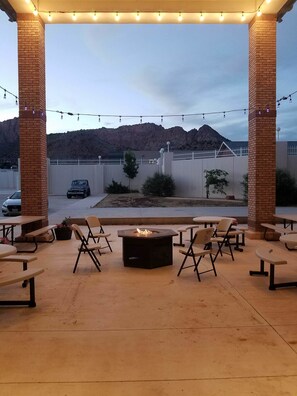 Terrace/patio - Zion's Most Wanted Hotel (Hildale)