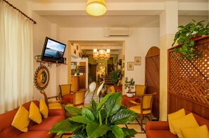 Lobby-Lounge