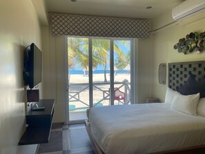 Studio, Oceanfront | In-room safe, free WiFi, bed sheets