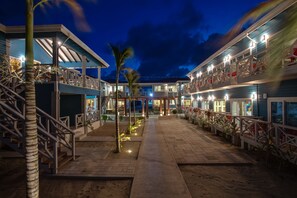 Courtyard - Brisa Oceano Resort (Placencia)