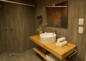 Familien-Suite, 2 Doppelbetten | Kostenloses WLAN