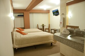 Twin Room | Egyptian cotton sheets, premium bedding, down duvets, in-room safe - Munay Tambo Hotel (Puno)