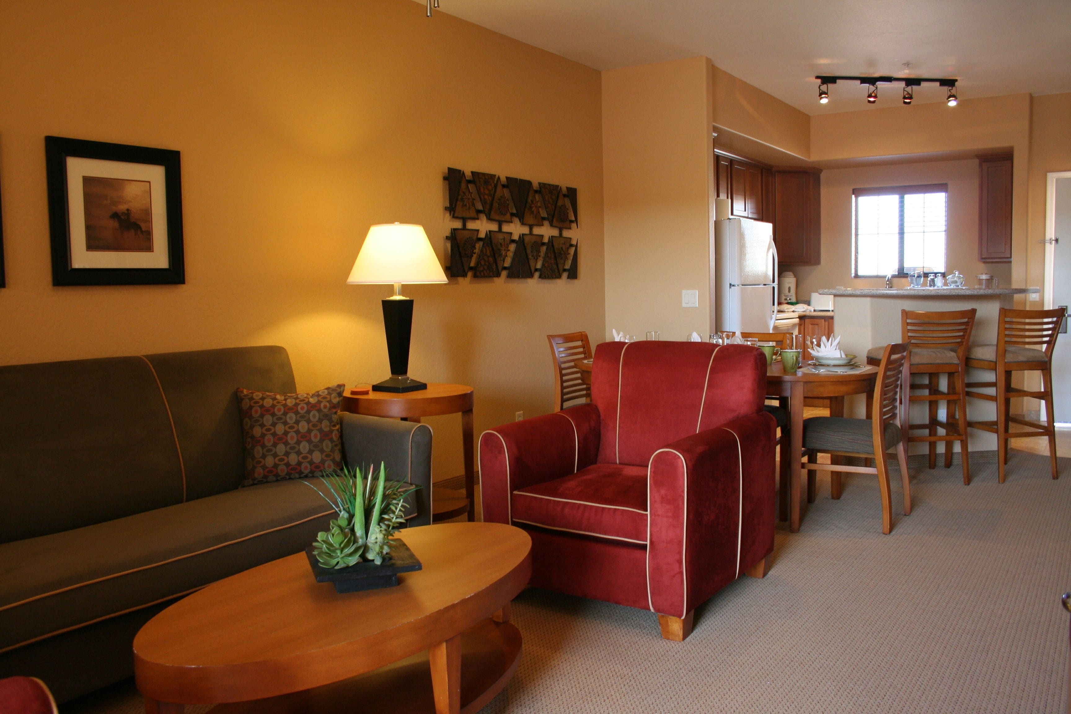 標準客房, 1 間臥室, 非吸煙房 | 客廳 | 43-吋平面電視、有線頻道、電視、 DVD 播放機