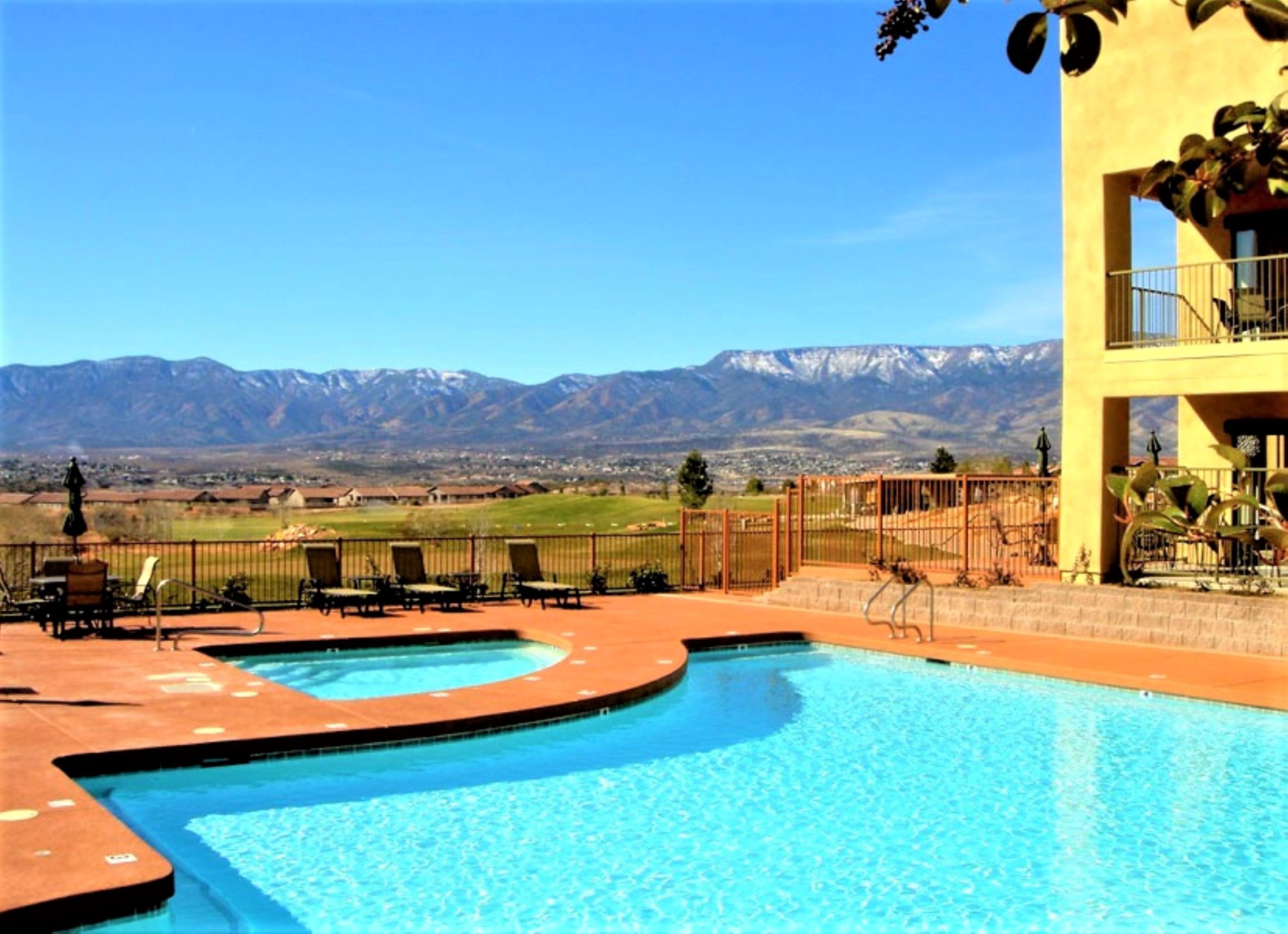 Piscina all'aperto, una piscina riscaldata