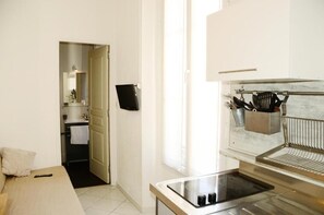Private kitchen - Hôtel L'Oustaou (Le Lavandou)