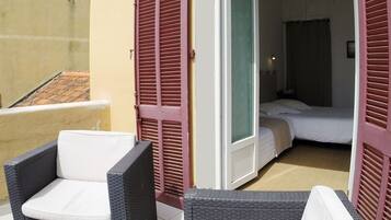 Comfort Triple Room | Terrace/patio