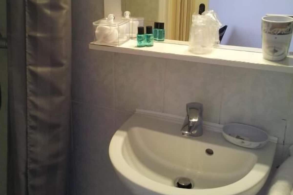 Appartement, coin cuisine, vue plage | Salle de bain