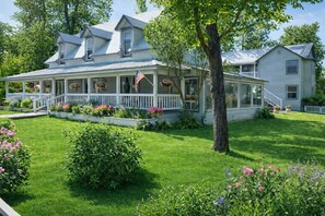 Front of property - The Bidwell House (Chester)