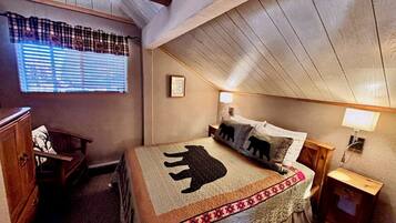 Huisje, 1 slaapkamer, keuken | Een bureau, een strijkplank/strijkijzer, gratis wifi, beddengoed