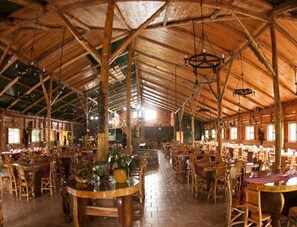 Breakfast, lunch, dinner served; local cuisine - Resort and Spa Alicante (Concepcion de Ataco)