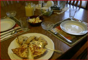 Breakfast area - Gallagher's Irish Rose (Red Lodge)