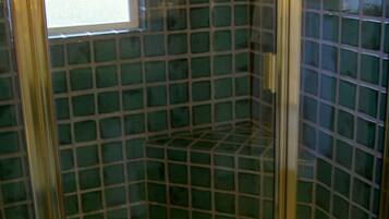 Room, Private Bathroom (Irish Rose Room) | Bathroom