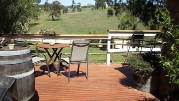 Cottage, 1 queensize bed | Terras