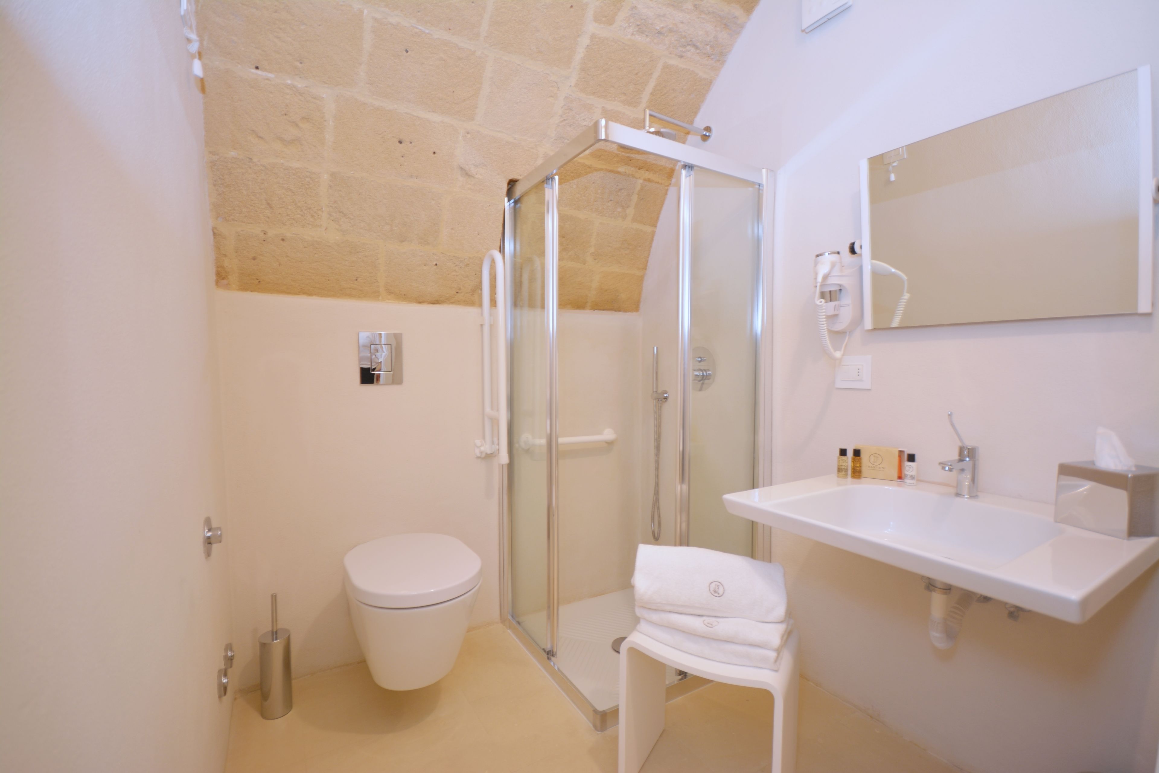 double room, accessible | bathroom | shower, free toiletries, hair dryer, bathrobes