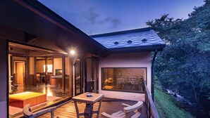 ห้องพัก (Special Western Style) | เครื่องนอนระดับพรีเมียม, ตู้นิรภัยในห้องพัก, ห้องเก็บเสียง, Wi-Fi ฟรี