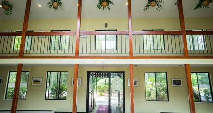 Mariner Motor Lodge- "Where People Come By Choice And Not By Chance".
