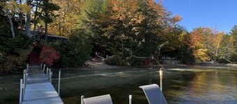 Pet friendly, private sandy beach/dock, Spectacular Winnipesaukee Lake/Mountain 