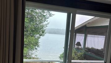 4 bedrooms, iron/ironing board, travel crib, free WiFi