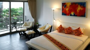Apartment, 1 Bedroom | 1 bedroom, in-room safe, iron/ironing board, WiFi (free) - Northpoint (Pattaya)
