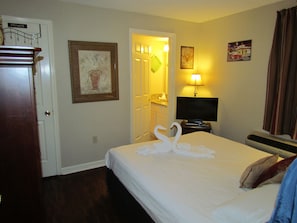 3 chambres, bureau, fer et planche à repasser, Wi-Fi gratuit