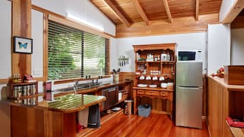 Fridge, microwave, dishwasher, coffee/tea maker