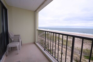 Property grounds - Quaint, charming 1-bedroom oceanfront condo with free WiFi and a spectacular ocean view conveniently located midtown and steps to the beach! (Ocean City)