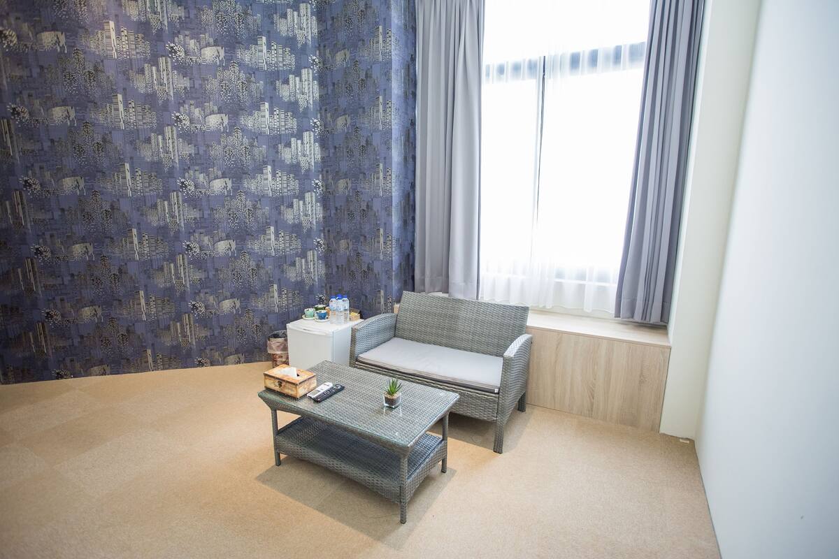 deluxe quadruple room, 2 double beds | desk, blackout curtains, free wifi, bed sheets