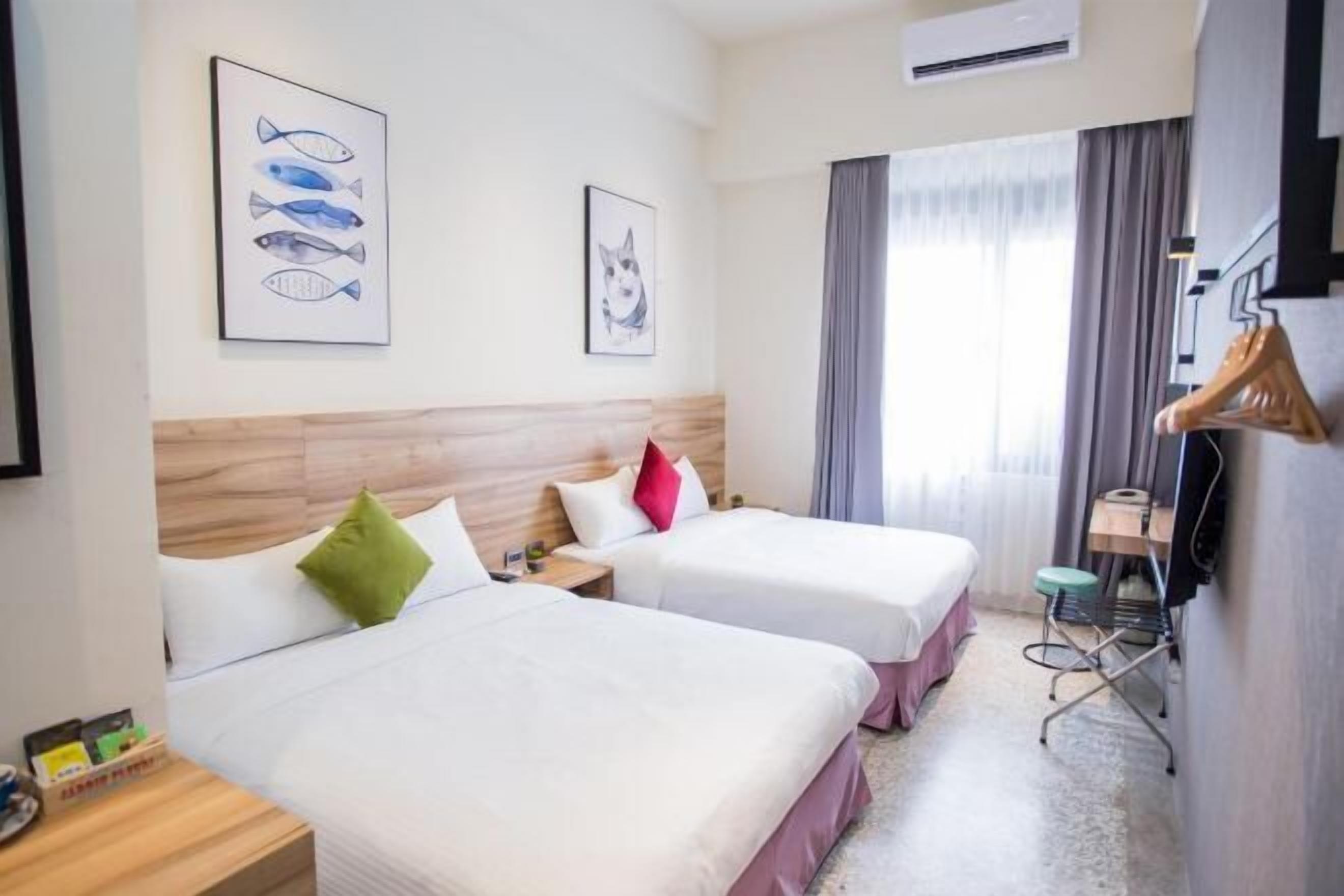 Desk, blackout drapes, free WiFi, bed sheets