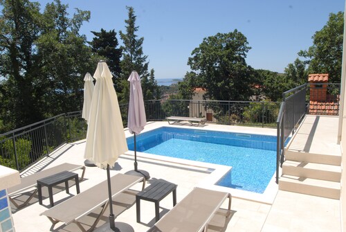 Villa Mambo - Three Bedroom Holiday Home with Terrace and Sea View