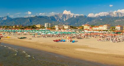 Il Gladiolo - Focette 100m From Sea, Marina di Pietrasanta, Italy