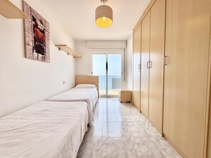 3 soverom og strykejern/-brett