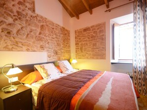 3 bedrooms, iron/ironing board, travel cot, free WiFi