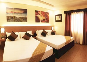 Chambre Deluxe avec lits jumeaux, 2 grands lits, vue établissement