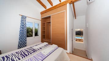 5 quartos, cofres nos quartos, ferros/tĂĄbuas de passar roupa, Wi-Fi