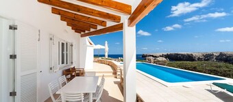 Casa en primera línea de mar con vistas panorámicas al mar de 180 grados