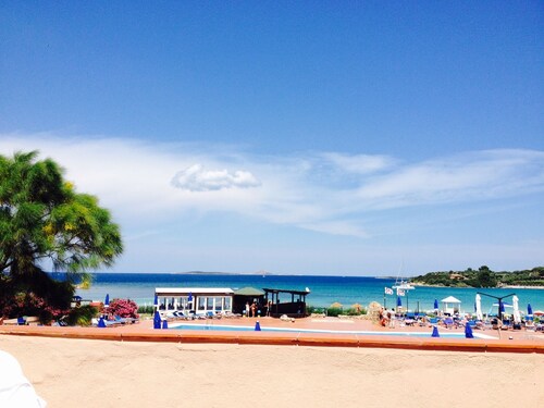Enjoy Sunrise and Sunset sea views from Home STRAIGHT ON THE FAMOUS IRA BEACH 