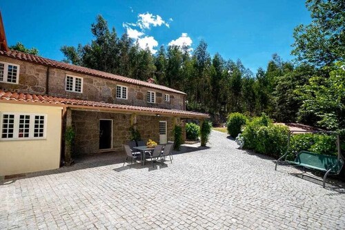 Casa do Pioledo (Camélias de Basto-Turismo Rural)
