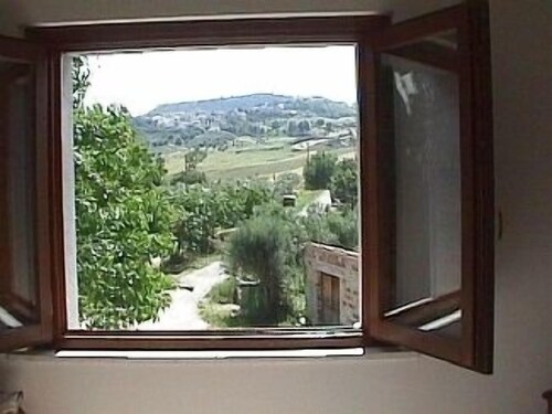 Tolles Haus mit eigenem Pool und herrlicher Aussicht in der Nähe von Bergen und dem Strand.