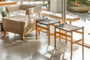 Sảnh tiếp tân