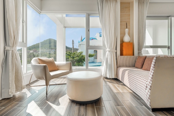 Deluxe King Double Room