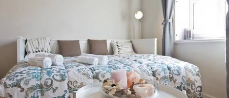 3 chambres, fer et planche à repasser, Wi-Fi, draps fournis