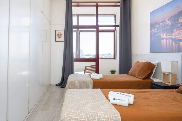 3 Schlafzimmer, Bügeleisen/Bügelbrett, WLAN, Bettwäsche