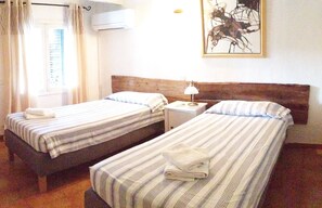 5 slaapkamers, een strijkplank/strijkijzer, wifi, beddengoed