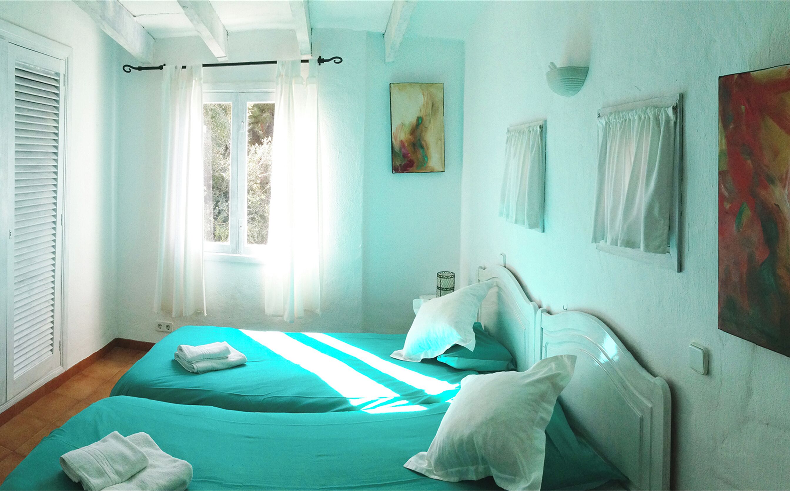 5 dormitorios, tabla de planchar con plancha, wifi y ropa de cama