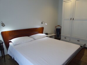 1 Schlafzimmer, Reisekinderbett, kostenloses WLAN, Bettwäsche