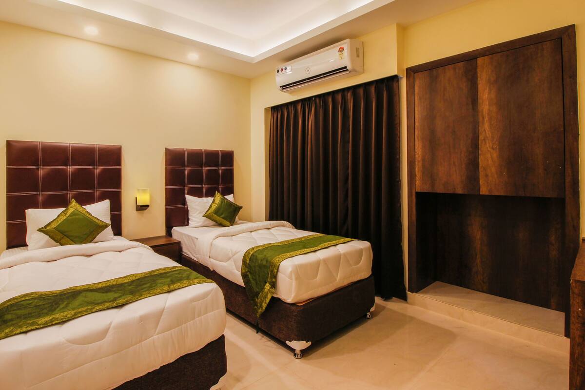 Rollaway beds, free WiFi