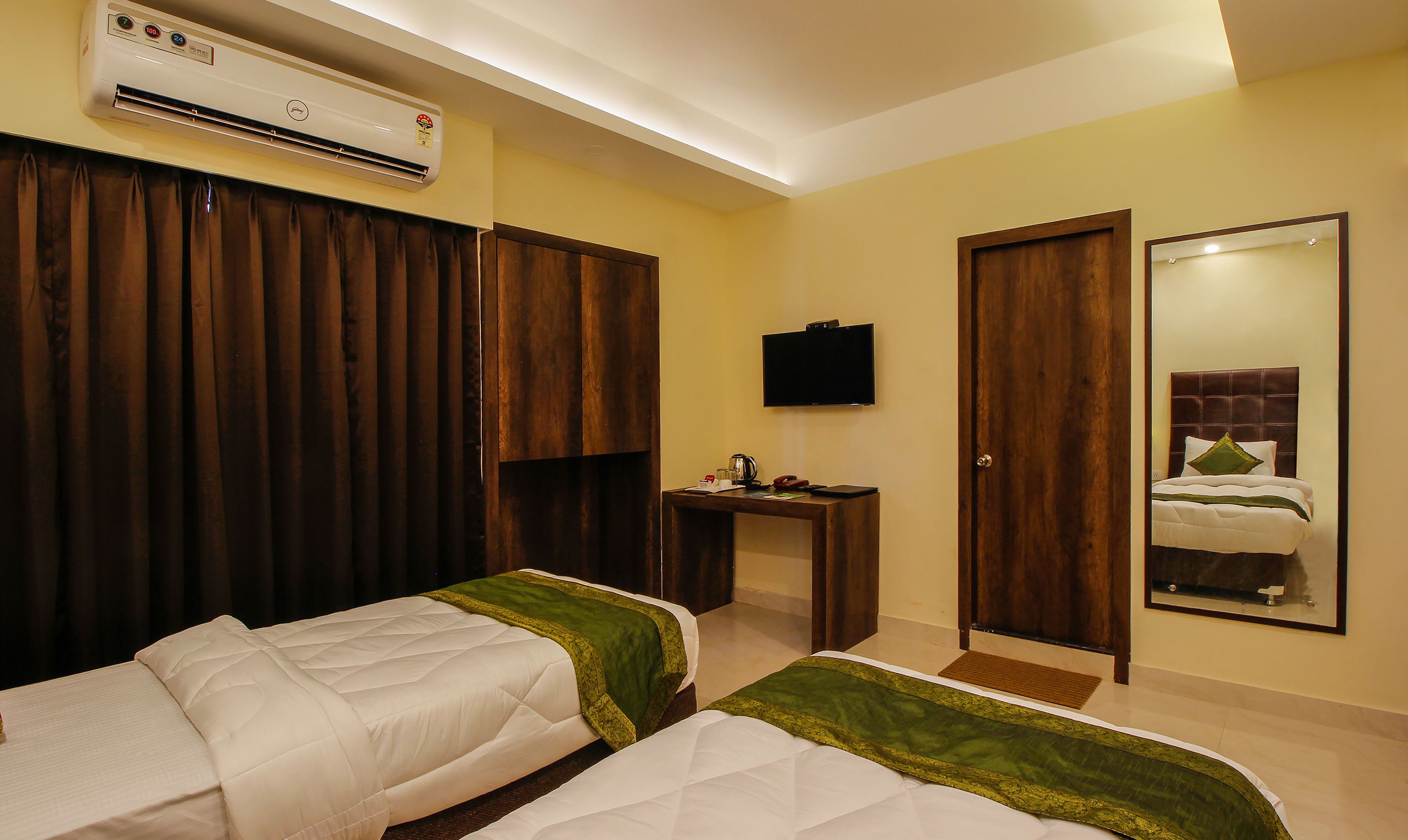 basic room | rollaway beds, free wifi